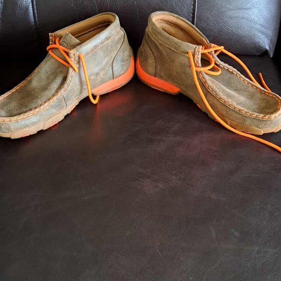 Twisted X - Picture 6 of 11